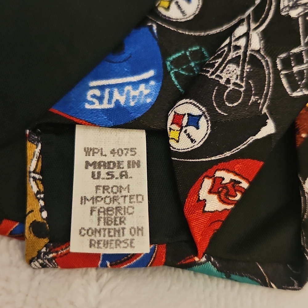 3/$30 Vtg TEAM NFL Football Helmets Tie - Picture 7 of 7